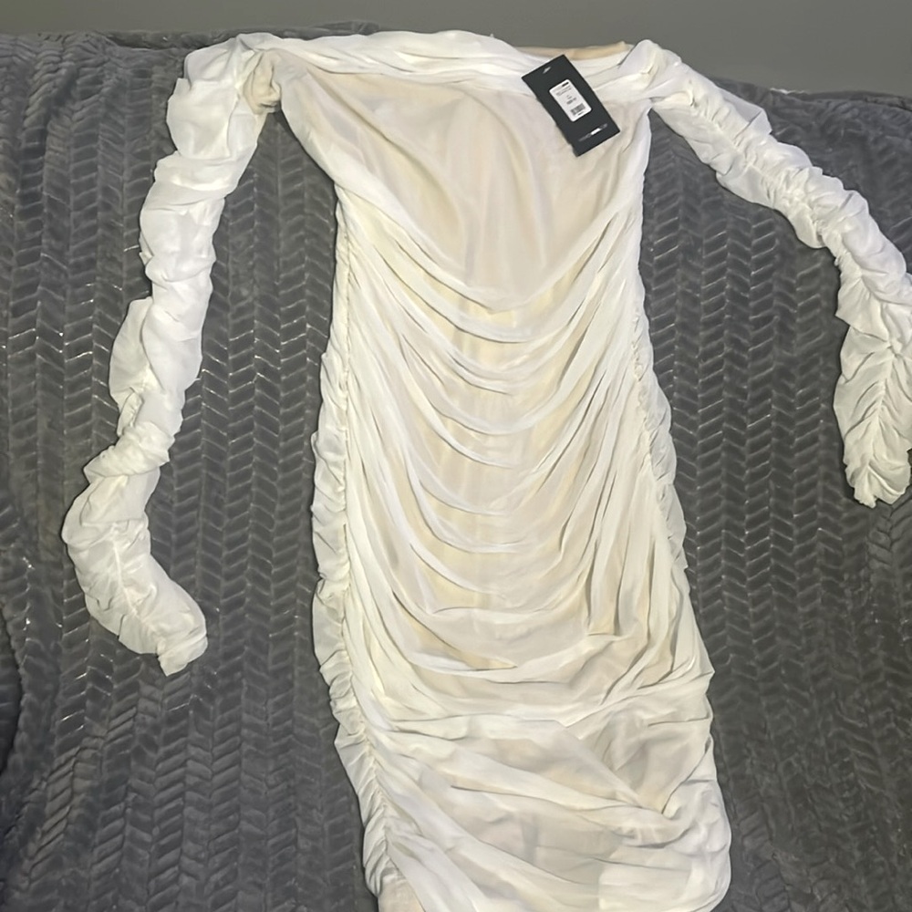 BODY CON WHITE DRESS